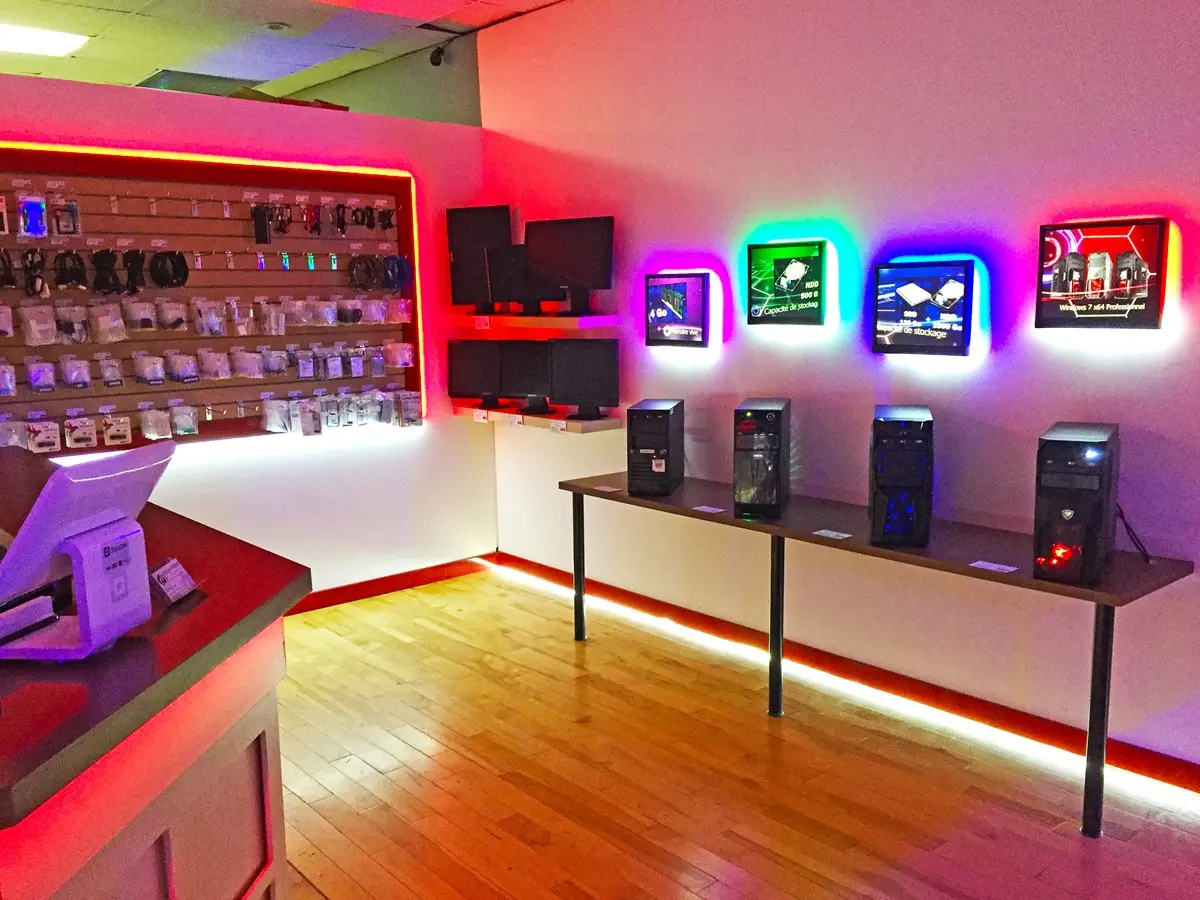 Magasin TechAuPoint Réparation Ordinateur Informatique à Longueuil Vue Intérieur